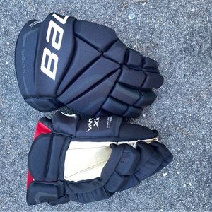Bauer Vapor hockey gloves. Used once! Perfect condition